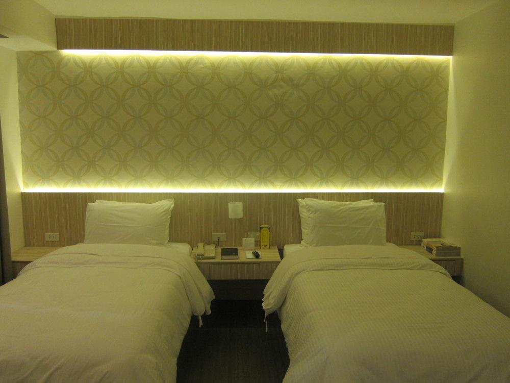 The Charter House Hotel Makati City Luaran gambar