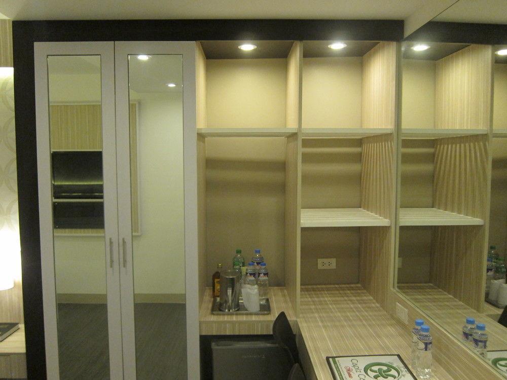 The Charter House Hotel Makati City Luaran gambar