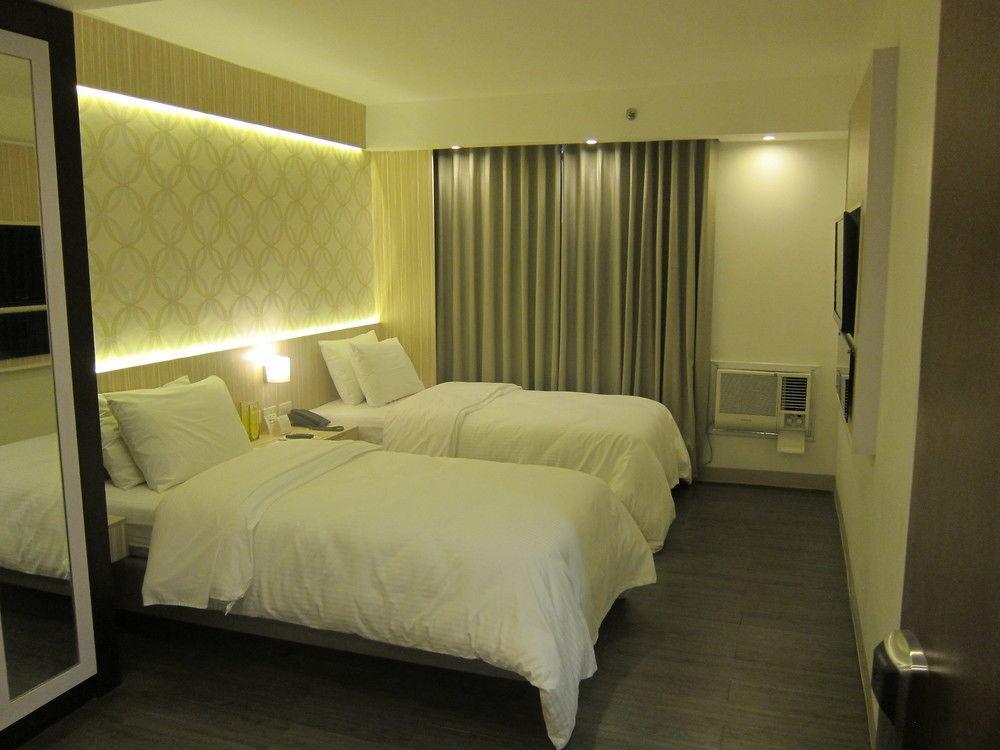 The Charter House Hotel Makati City Luaran gambar