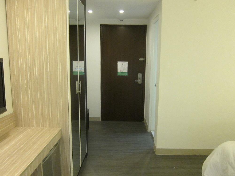 The Charter House Hotel Makati City Luaran gambar