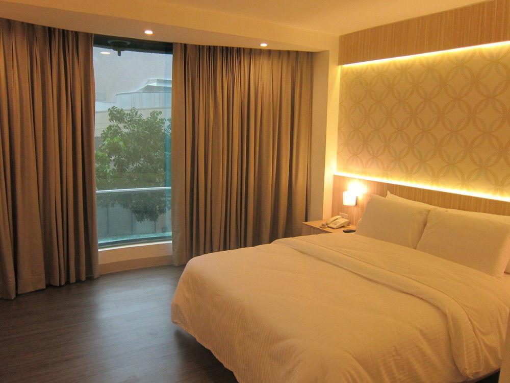 The Charter House Hotel Makati City Luaran gambar