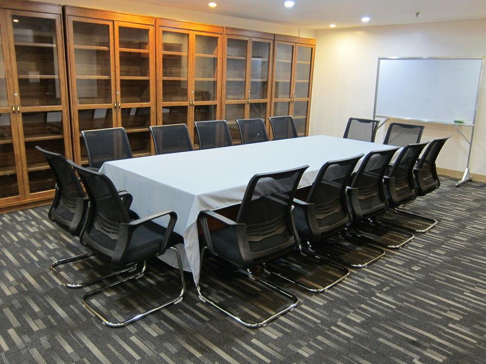 The Charter House Hotel Makati City Luaran gambar