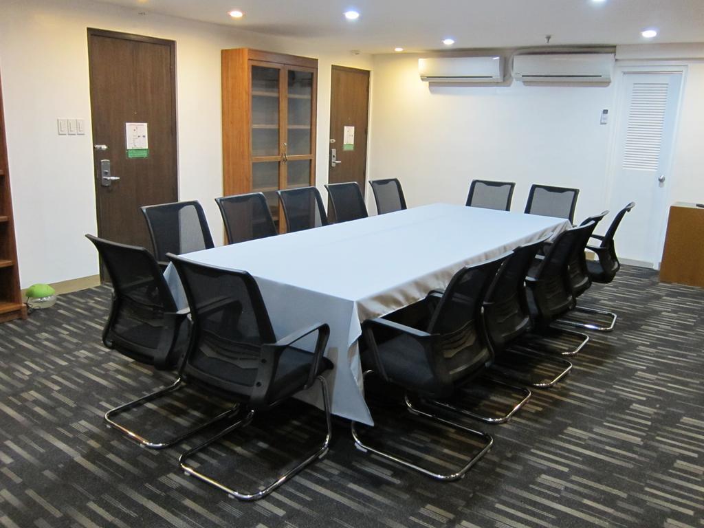 The Charter House Hotel Makati City Luaran gambar