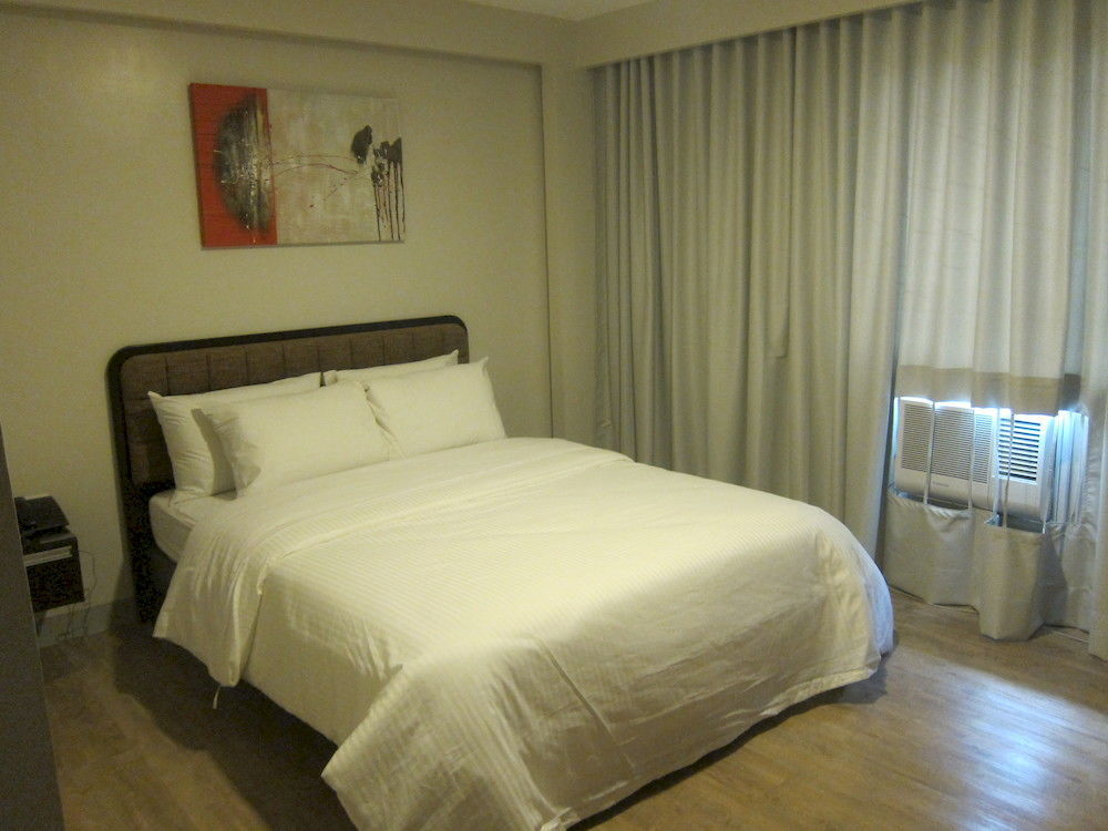 The Charter House Hotel Makati City Luaran gambar