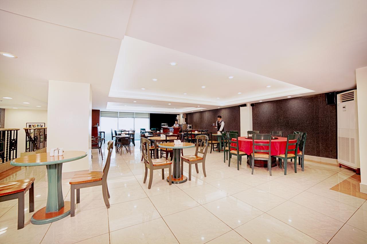 The Charter House Hotel Makati City Luaran gambar