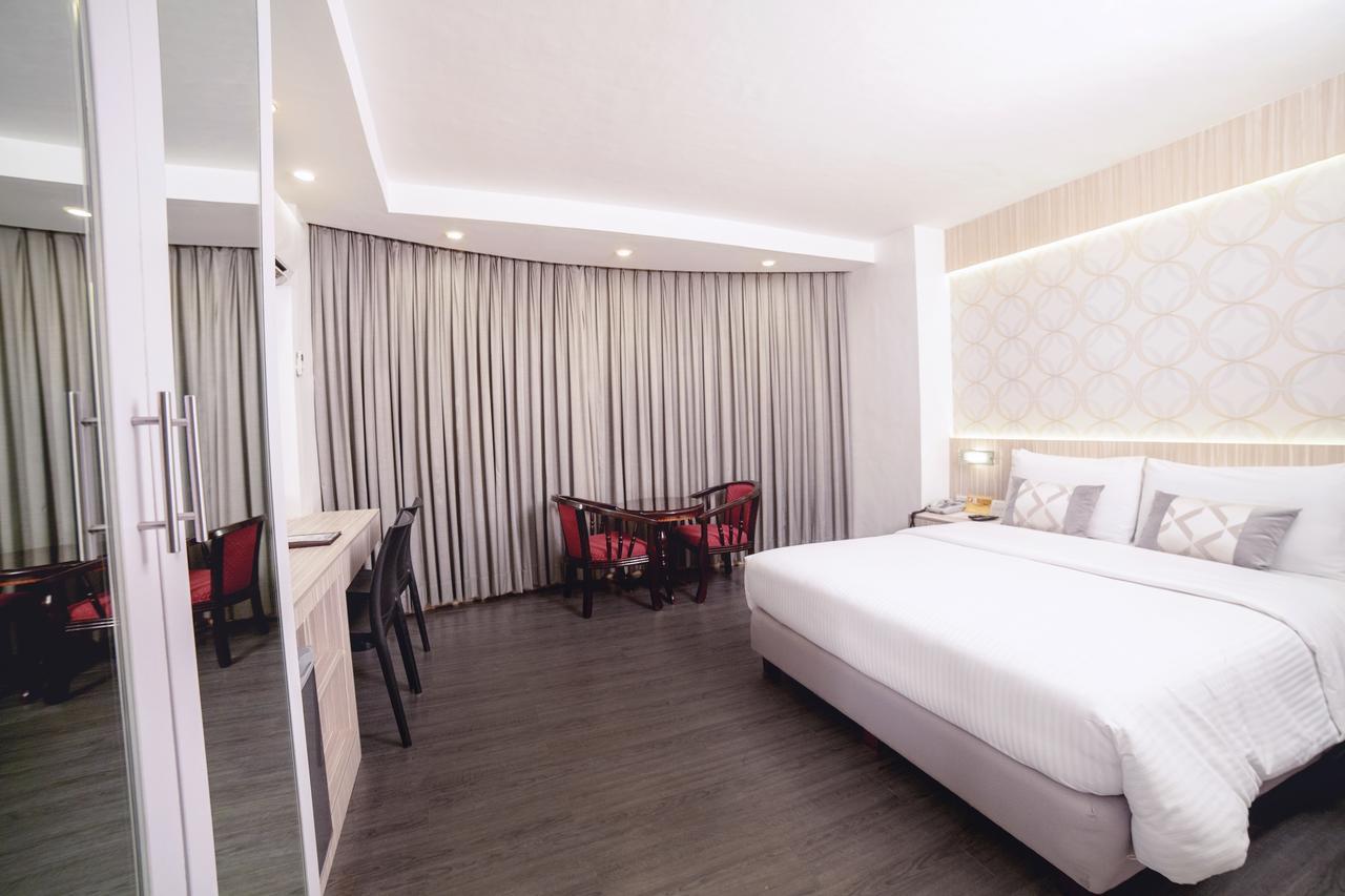 The Charter House Hotel Makati City Luaran gambar